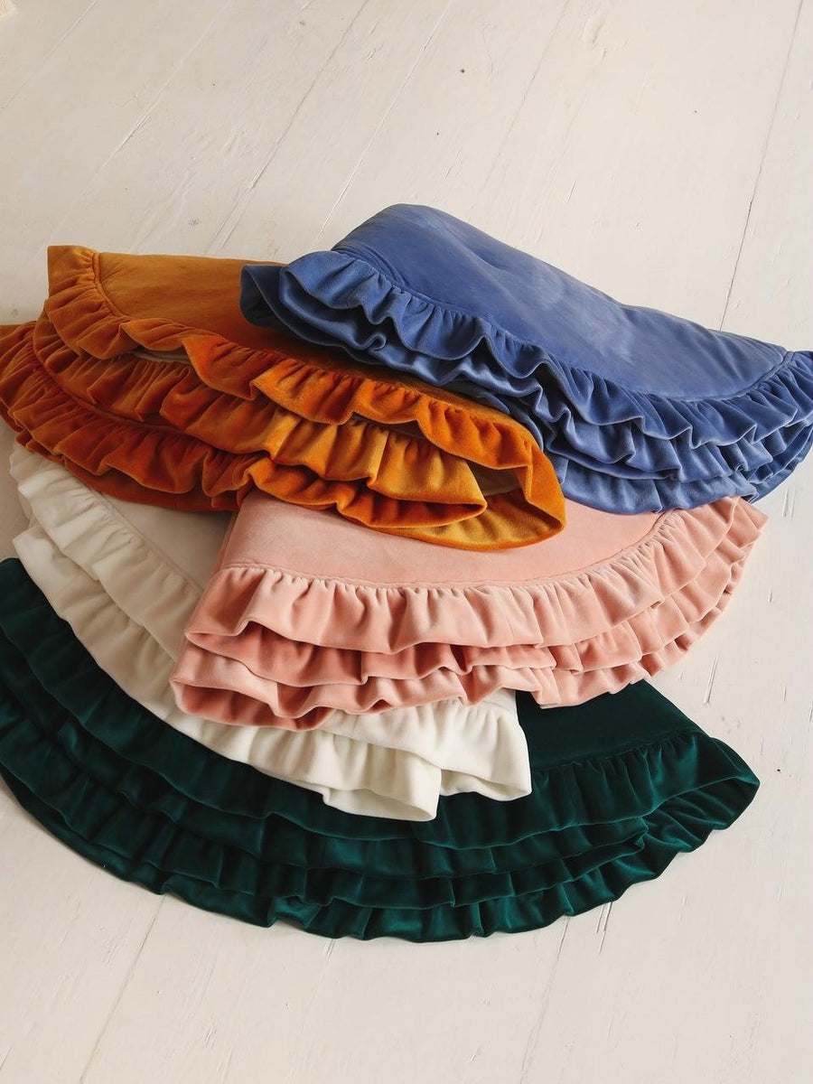 Hard Base Ruffle Mat 6ffa5984581bec03d1ac40b6da1fddb4_1200x1200.jpg?v=1643895556