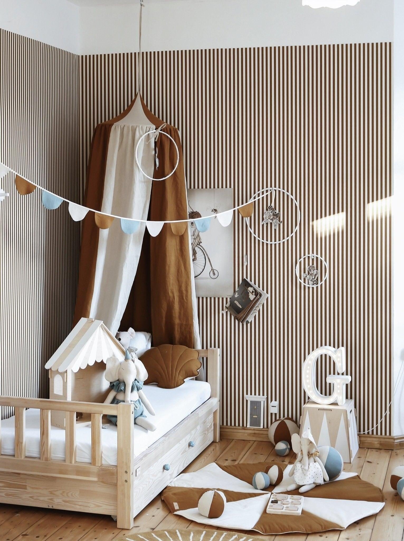 caramel-circus-canopy-