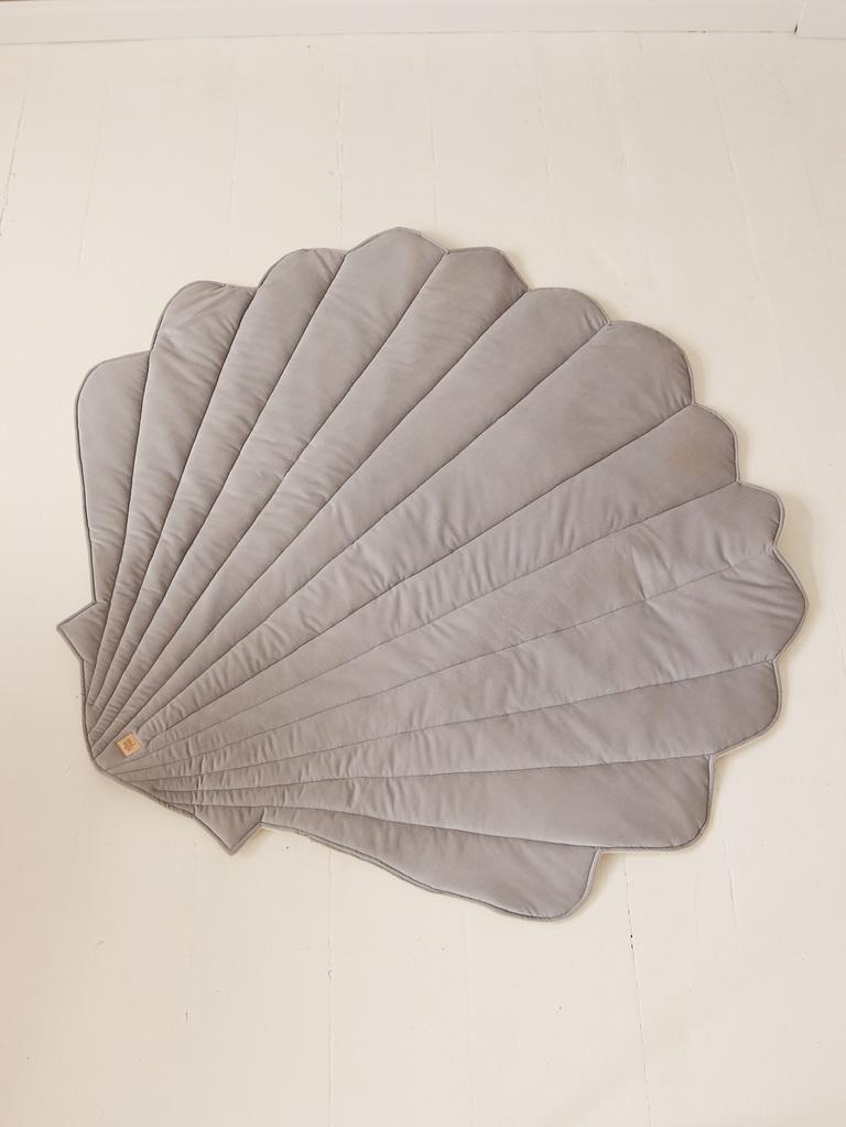 “Dove gray” Velvet Shell Mat - Moi Mili