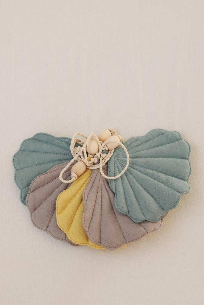 “Eye of the Sea” Linen Garland with Shells