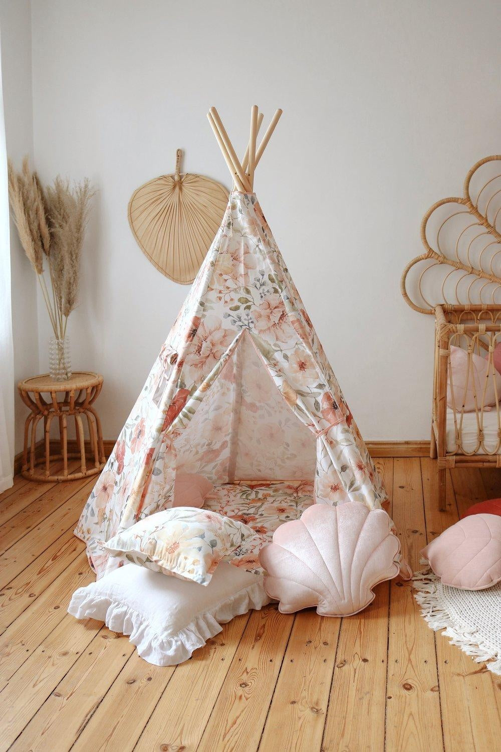 “Flower power” Teepee and Mat Set