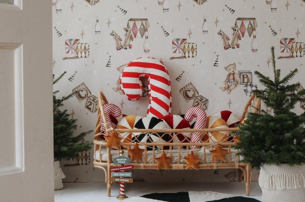 “Gold Dust” Velvet Garland with Stars