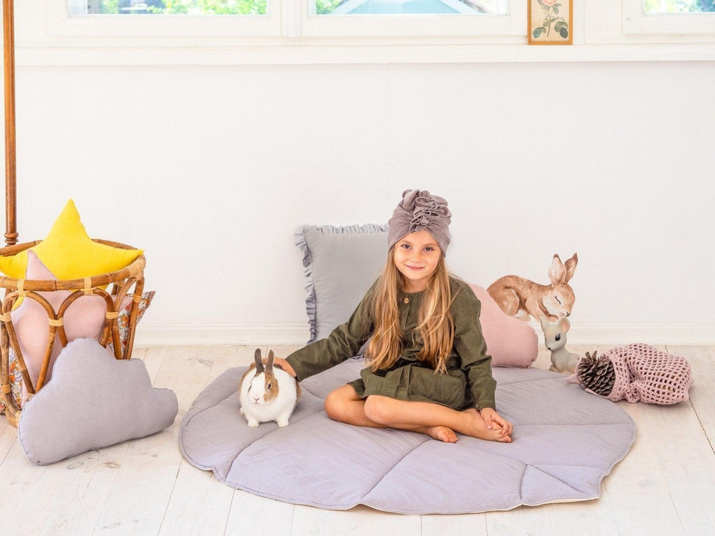 “Grey” Linen Leaf Mat