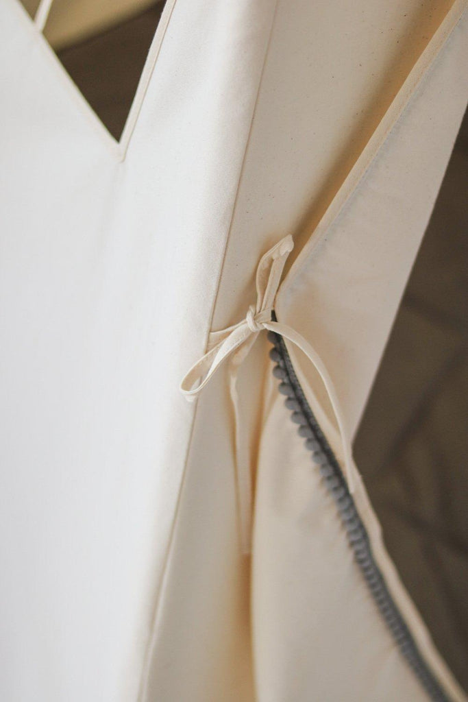 “Grey Pompoms” Teepee Tent with Pompoms