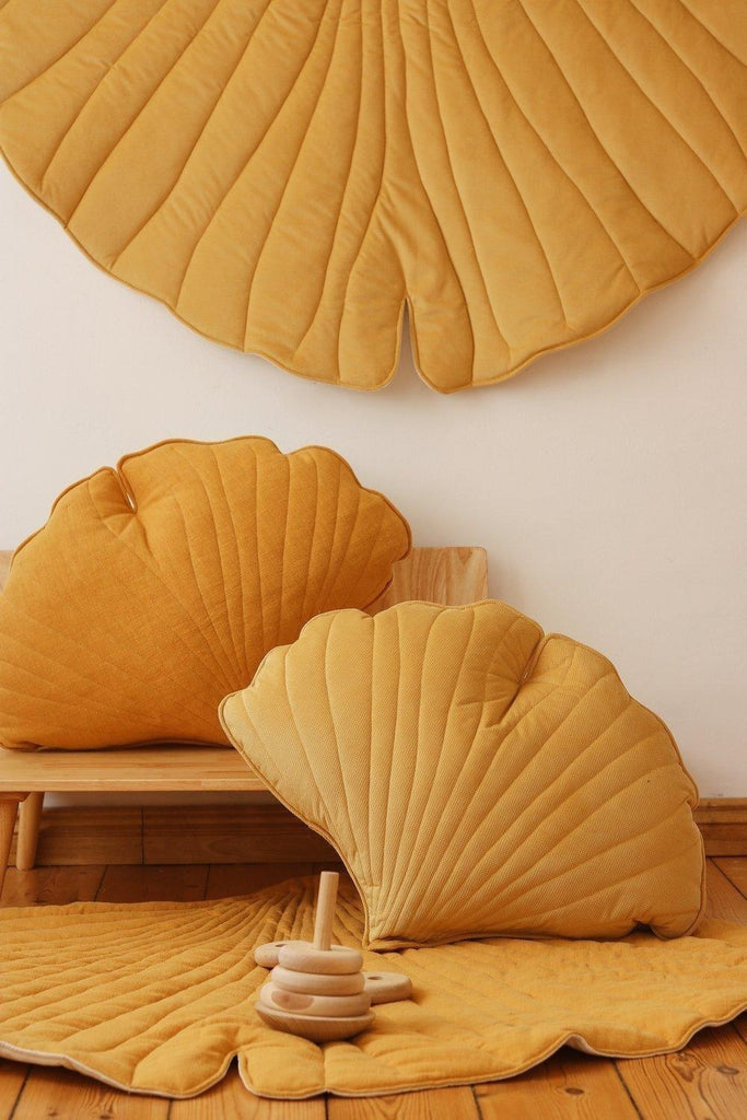 “Honey” Velvet Ginkgo Leaf Cushion - Moi Mili