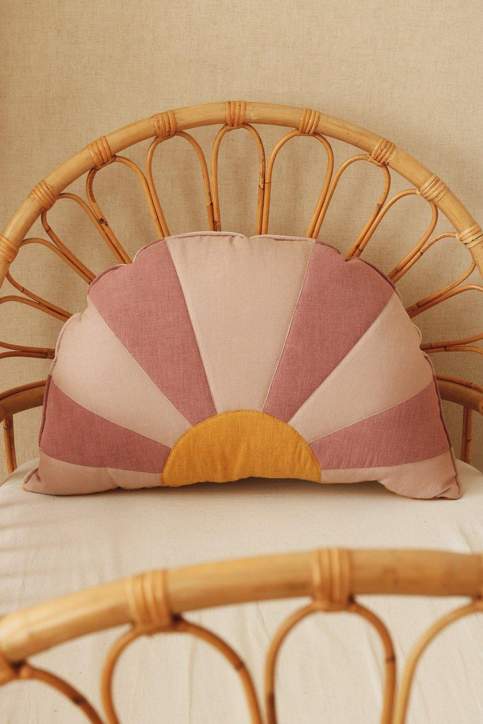 “Lazy Santa Cruz” Sun Cushion FOLLOW THE SUN - Moi Mili