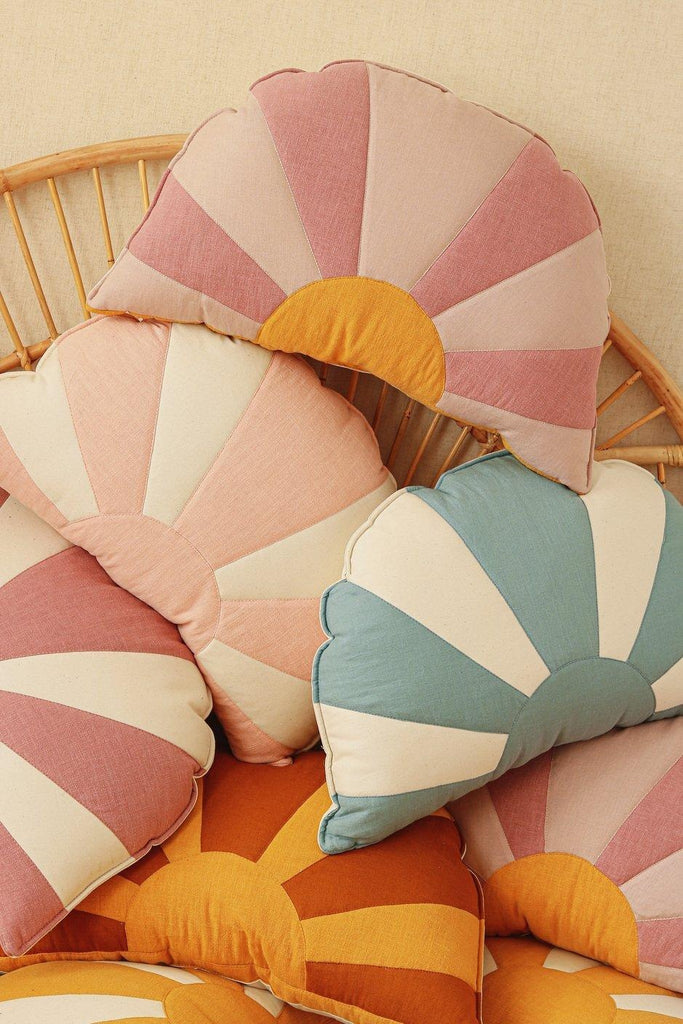 “Lazy Santa Cruz” Sun Cushion FOLLOW THE SUN - Moi Mili
