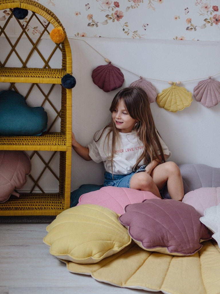 “Marsala” Linen Garland with Shells