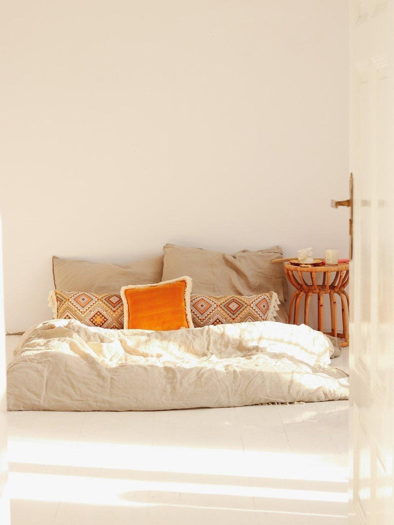 "Mustard" soft velvet cushion with fringe - Moi Mili