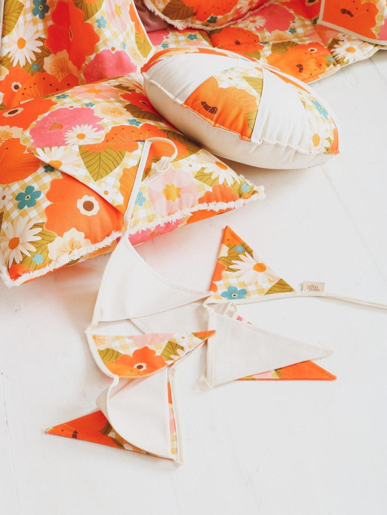 “Picnic with the flowers” Cushion - Moi Mili