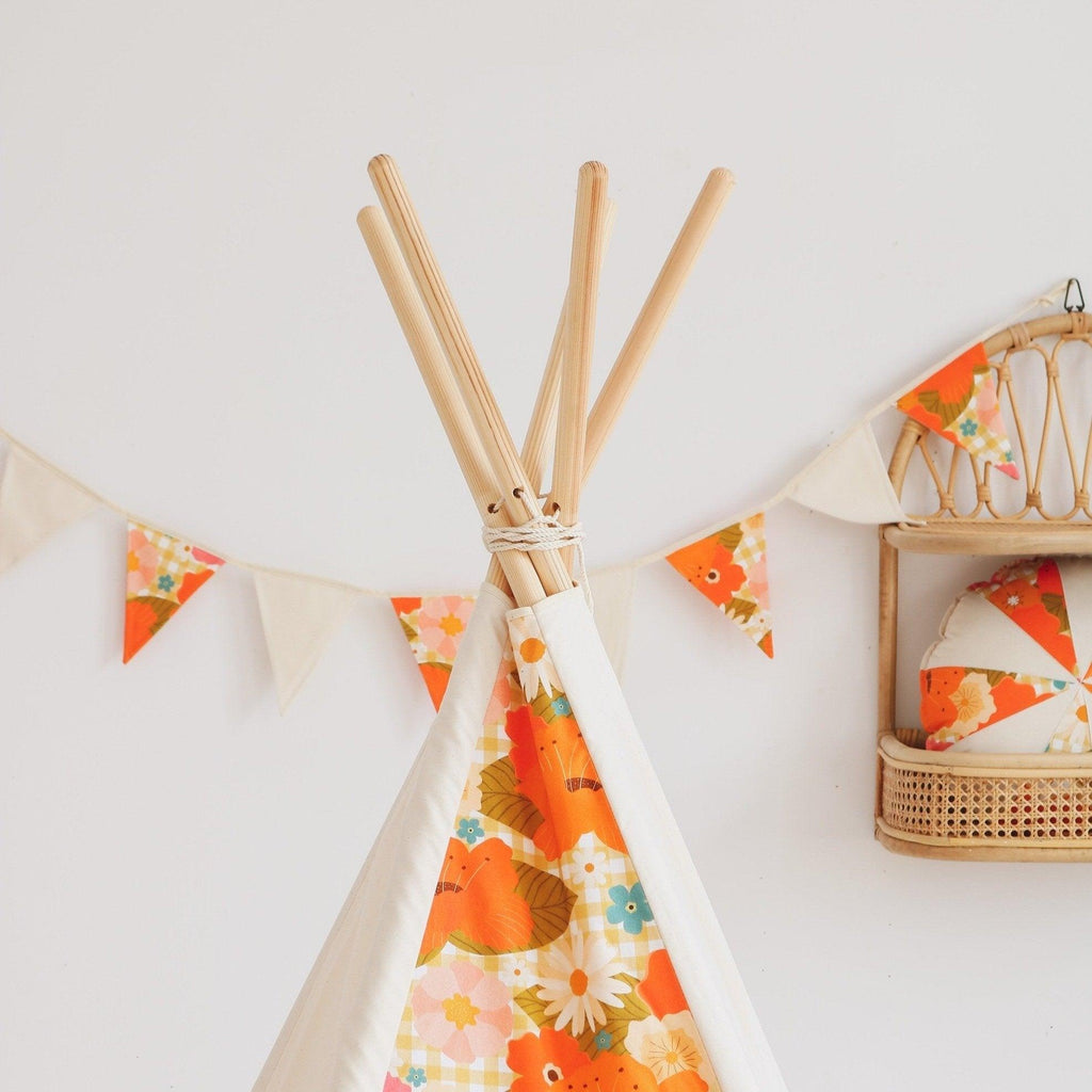 “Picnic with the flowers” Garland - Moi Mili