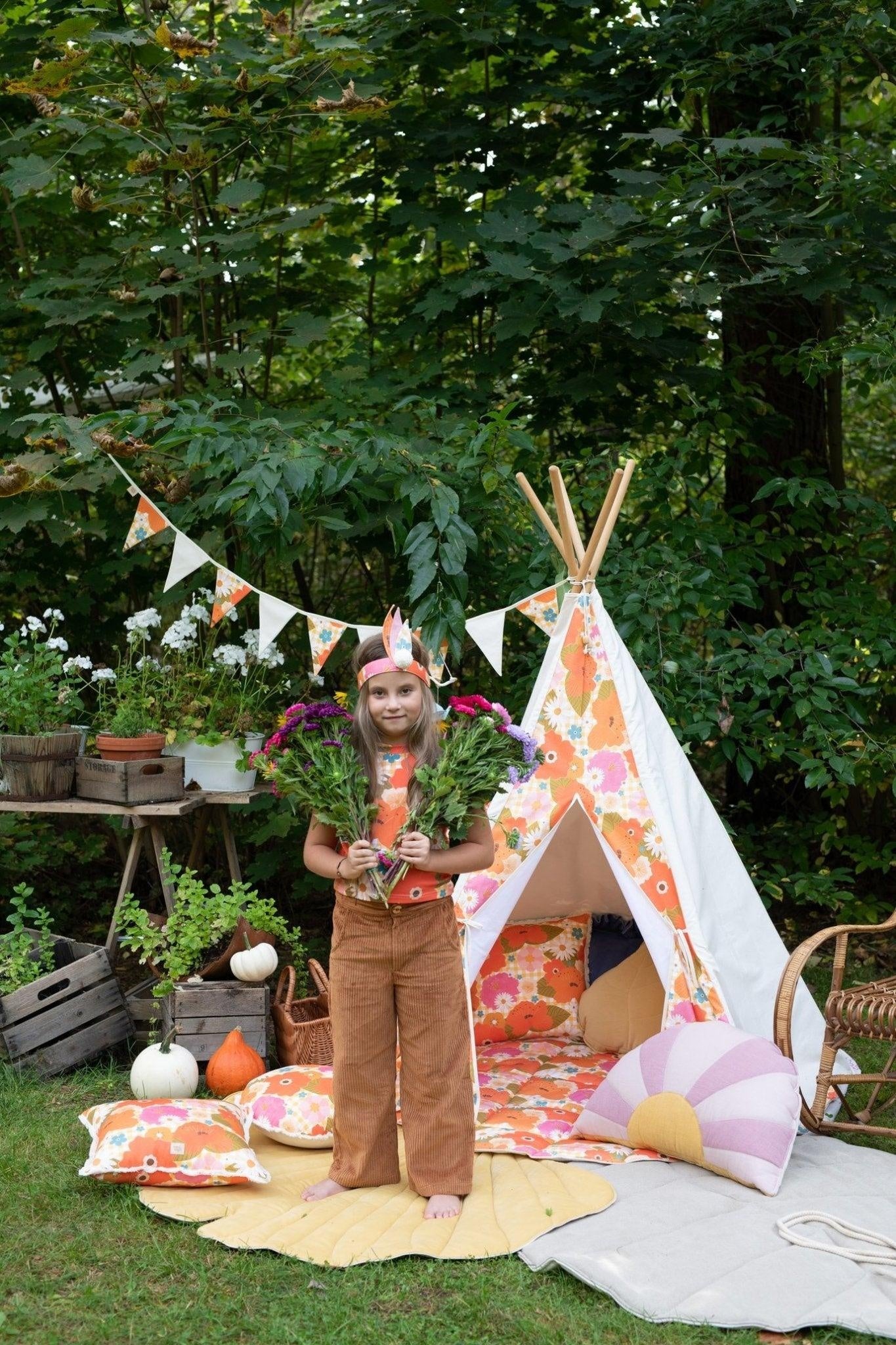 “Picnic with the flowers” Teepee Tent Moi Mili