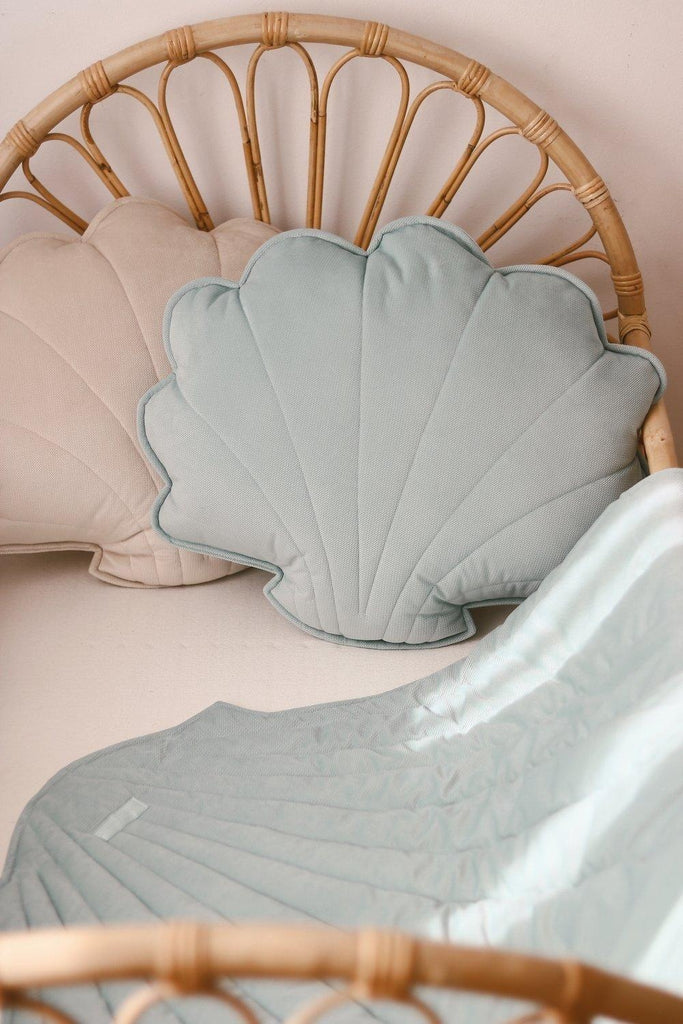 “Powder Mint” Velvet Shell Mat