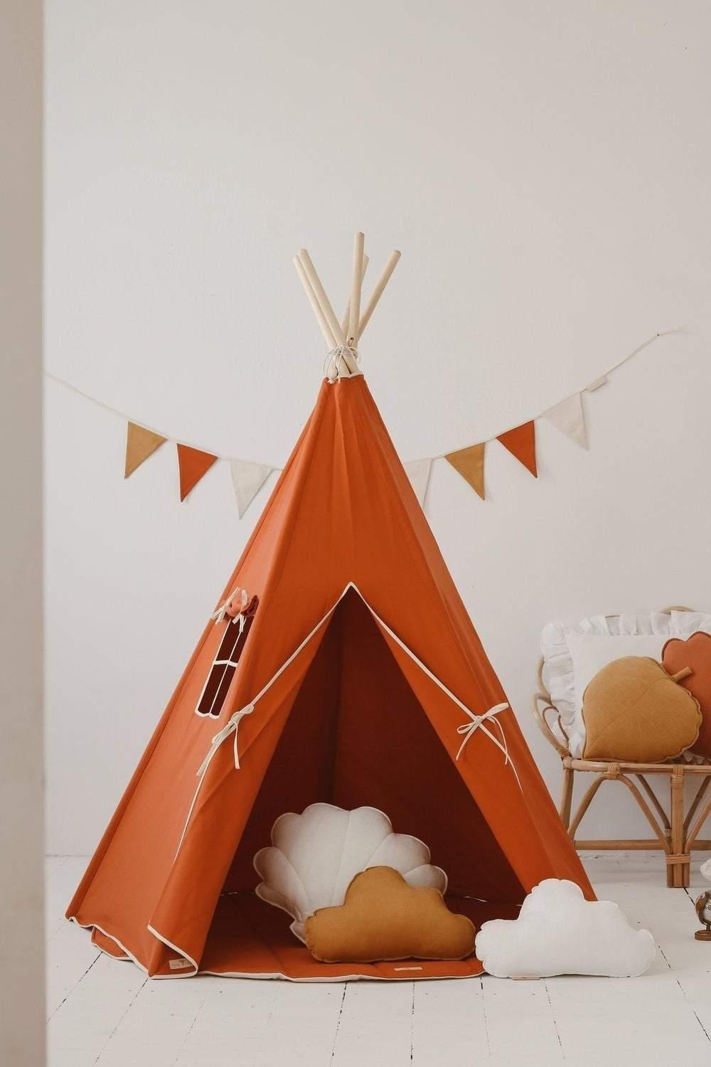 “Red Fox” Teepee and Mat Set - Main Image