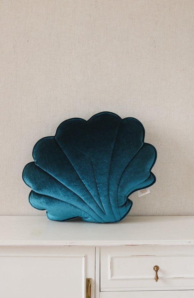 “Sea Eye Pearl ” Velvet Shell Cushion - Moi Mili