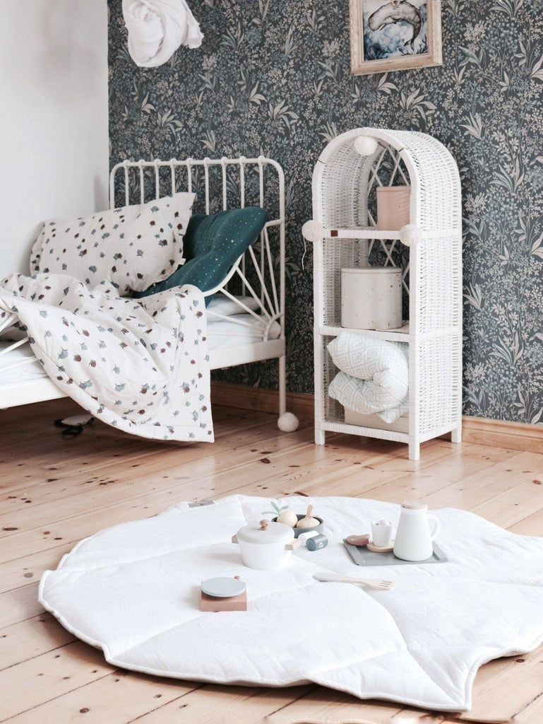 “Shabby Chic” Teepee with Frills and Leaf Mat "White" Set