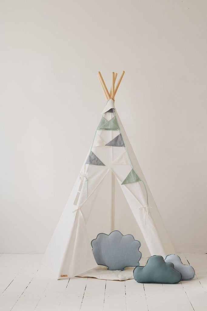 “Snow White” Teepee Tent