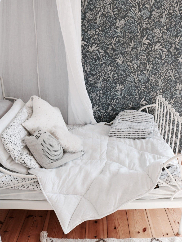 “White and Grey” Linen Leaf Mat