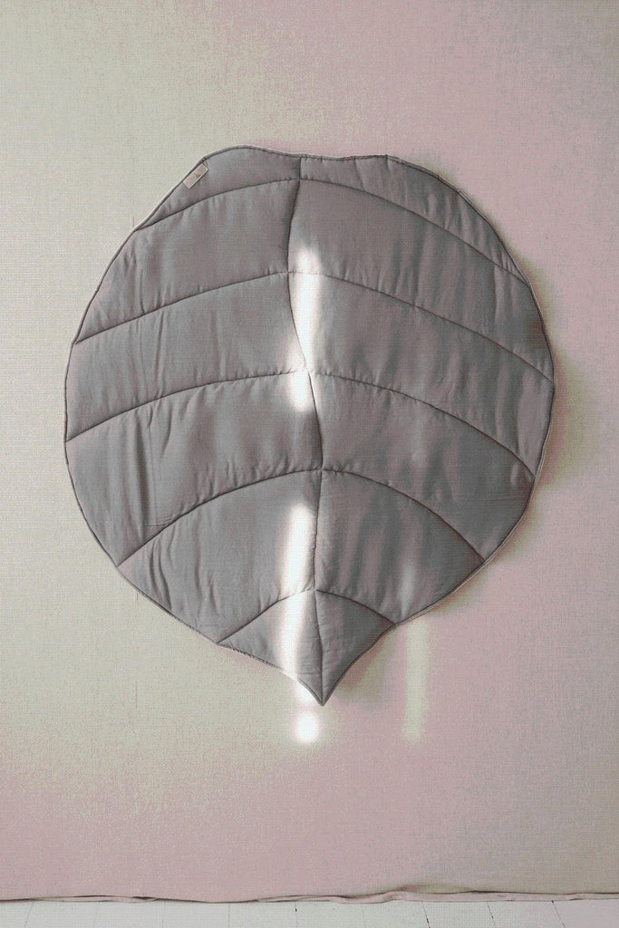 “White and Grey” Linen Leaf Mat